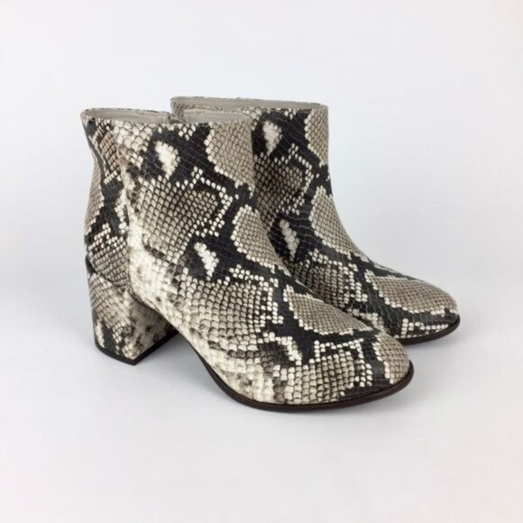 Johnston Murphy Womens Finley Snake Print Leather Ankle Bootie Block Heel size 6 - Picture 1 of 16